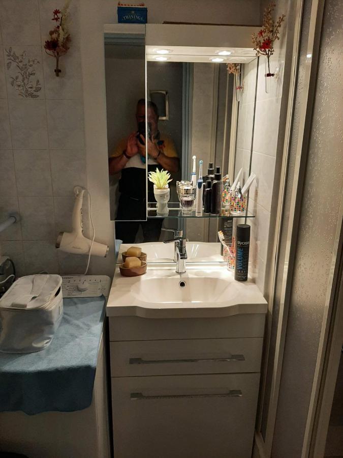 Isis 2 Joli Duplex Proche Plage Et Port - Clim Parking Loggia Et Balcon سان سيبريان المظهر الخارجي الصورة